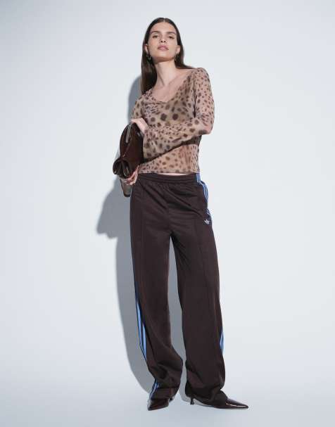 Motel tyanna v neck mesh long sleeve top in leopard print