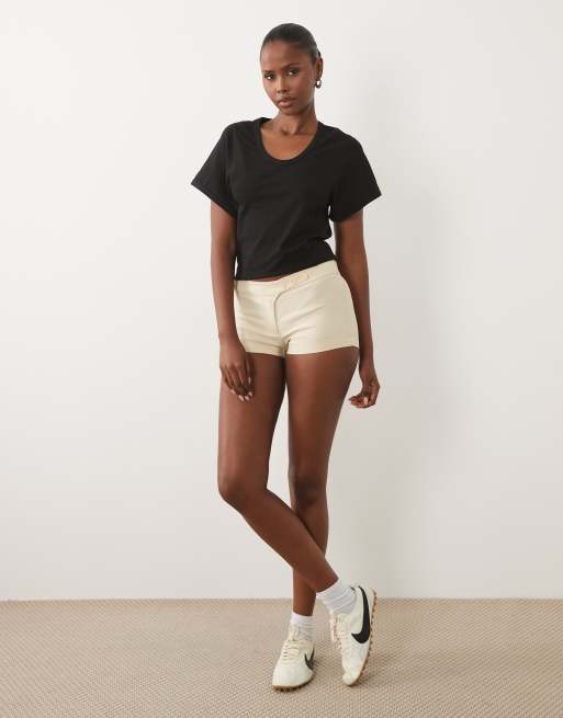 Motel Wesara mini shorts in buttercream , 3 of 5