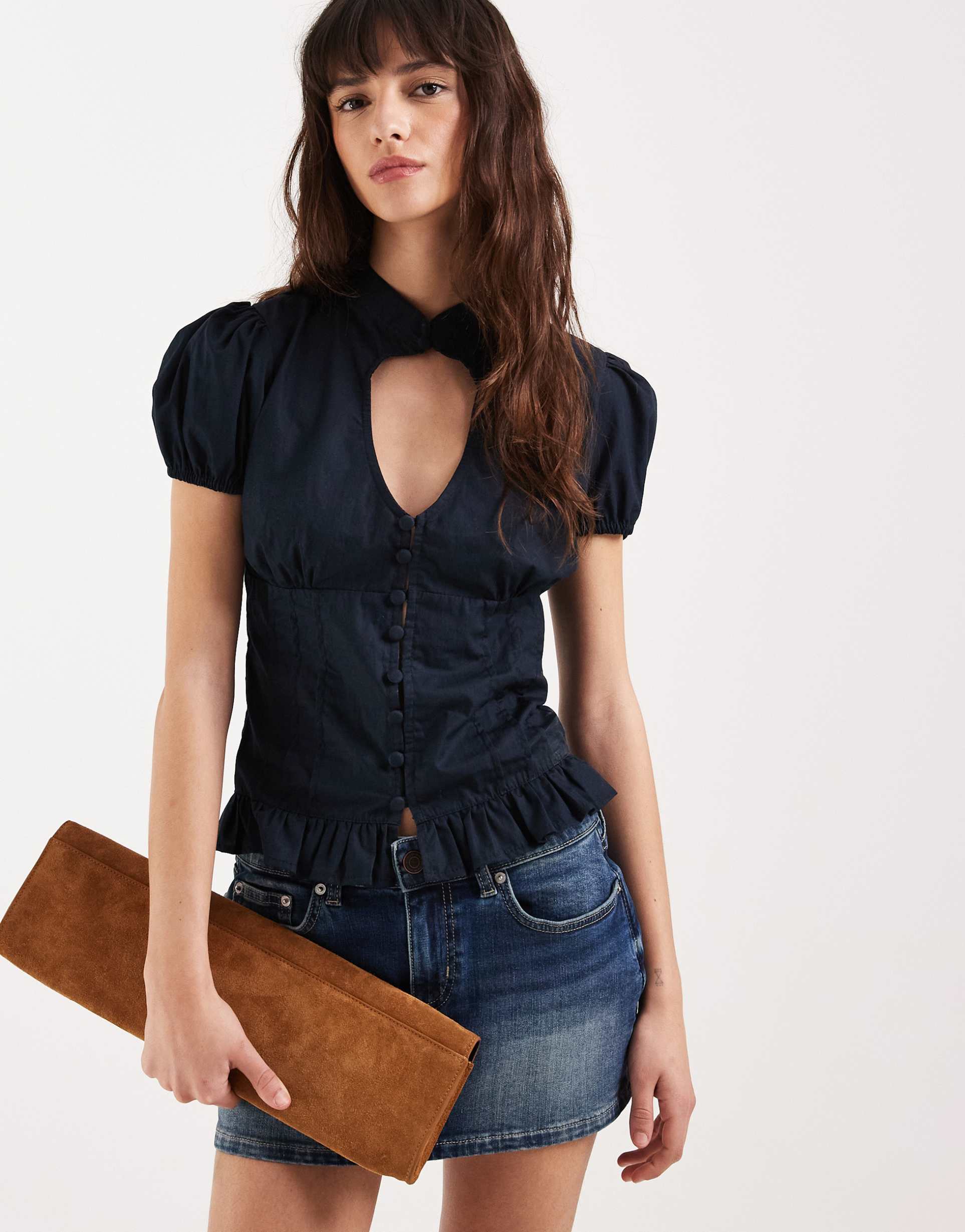 motel yamila puff sleeve keyhole blouse in navy