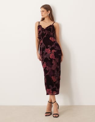 Motel - Yamira - Maxikleid mit Blumenmuster in Burgunderrot