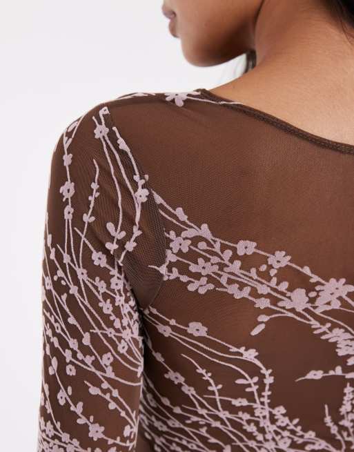 Motel Yamuna long sleeve moonlit blossom scoop neck top in brown, 4 of 4