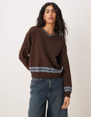 Motel Yarnia Slouchy V Neck Sweater In Brown