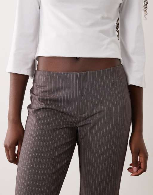 Motel yaswa low rise flare stripe trouser in gray brown, 4 of 5
