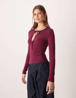 Motel Motel yubin long sleeve top with keyhole cut out in plum-Red