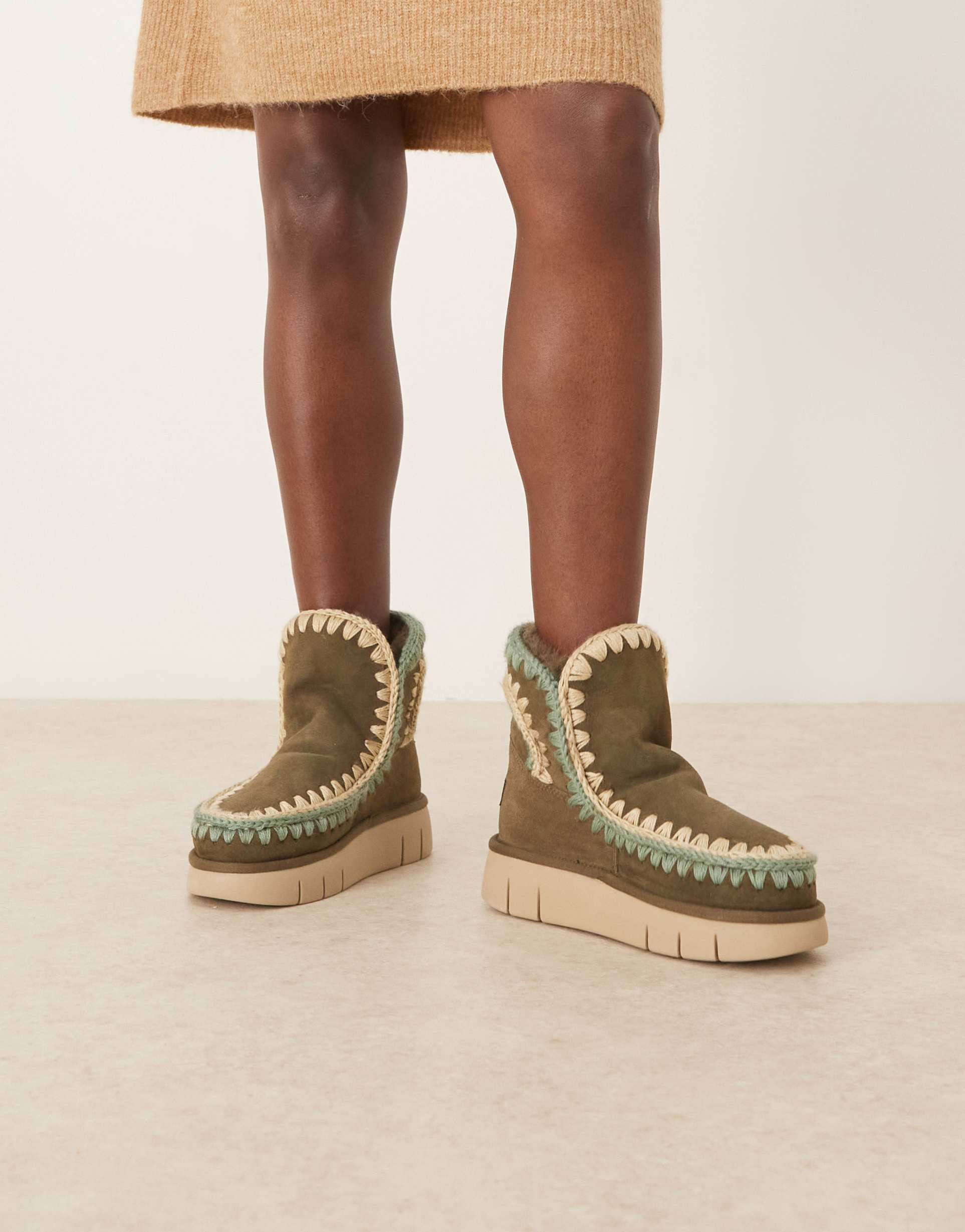 mou bounce 18 suede boots in overstitched green