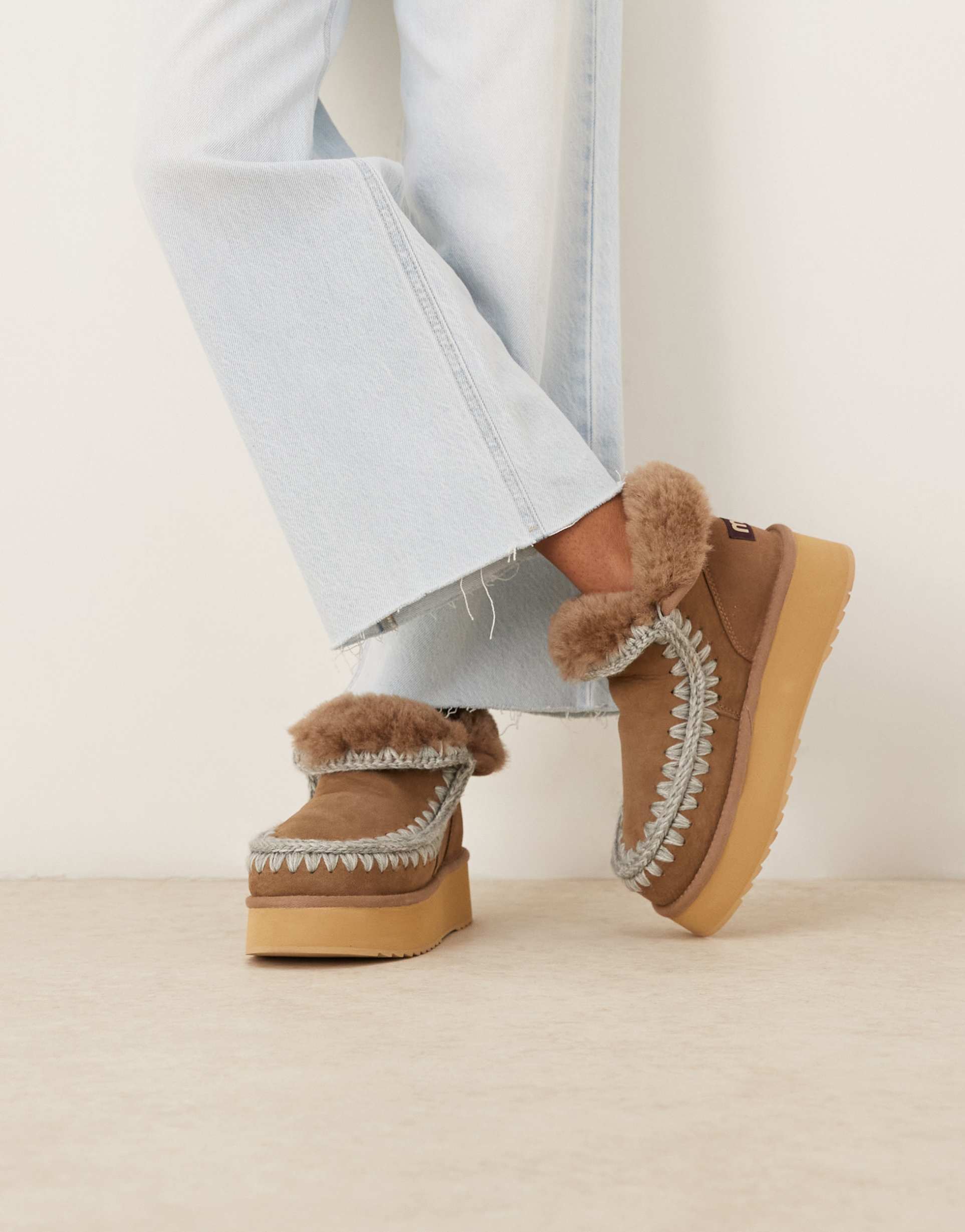 mou mini platform suede boots in brown and blue