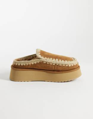 Mou Shearling Lined Platform Suede Clogs In Brown