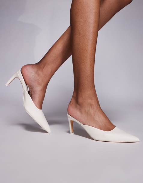 Mules color crema con tacón curvado y puntera fina Edgar de Public Desire - view 1