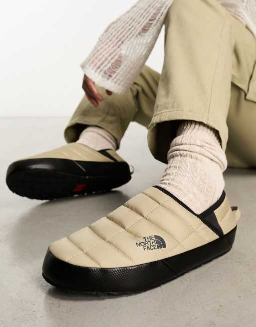 Mules color piedra y negras aislantes Thermoball Traction de The North Face