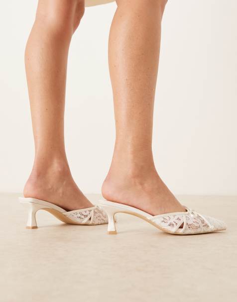 Mules de novia blancos de tacón bajo de encaje Charmi de Be Mine - view 1