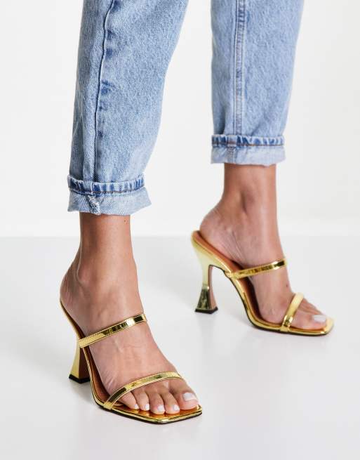 Sin Relativamente ampliar Mules doradas de tacón Nasia de ASOS DESIGN Wide Fit | ASOS