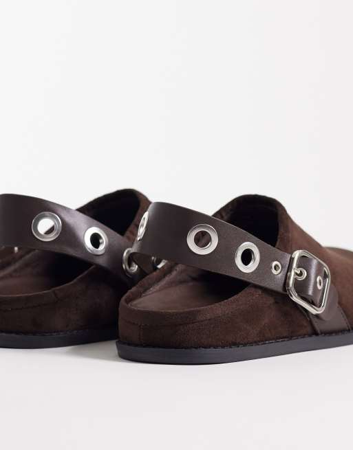 Mules marrón chocolate planos con detalle de ojales Mina de ASOS DESIGN, 3 de 4