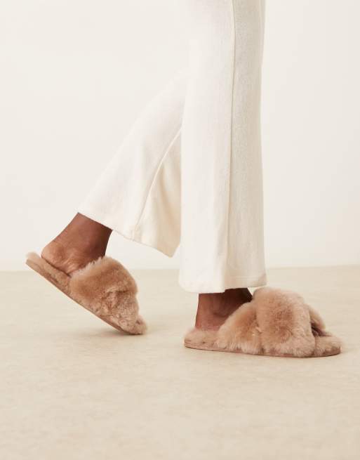Mules marrón visón con correas cruzadas de piel de oveja premium Zee de ASOS DESIGN, 3 de 4