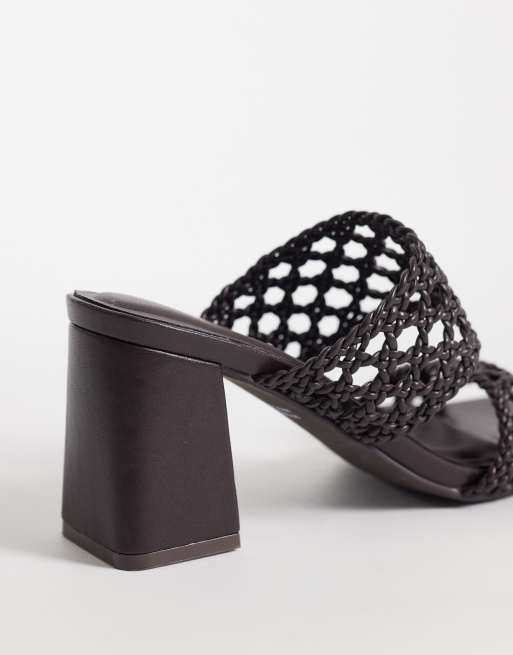 Mules marrones de tacón con diseño entretejido de New Look, 4 de 4
