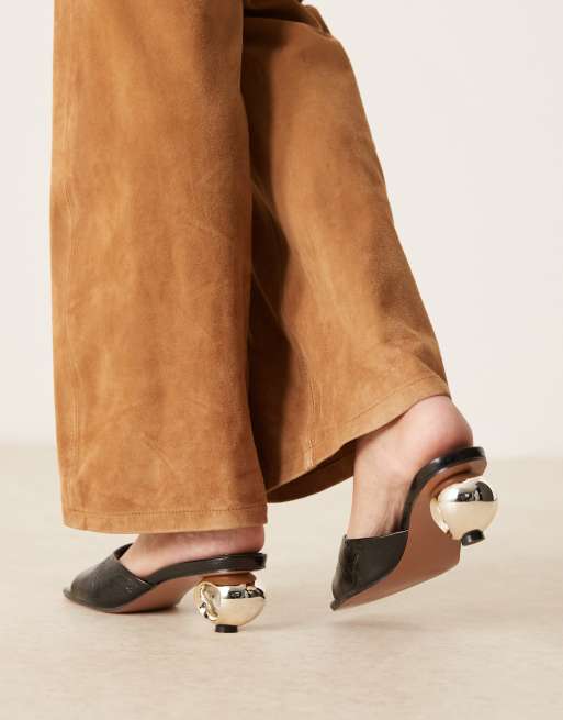 Mules negras con detalle de tacón de metal Holbrook de ASOS DESIGN, 2 de 4