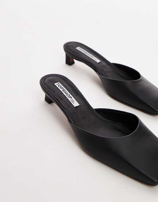 Mules negras de tacón medio con puntera cuadrada de cuero premium Audrey de Topshop, 4 de 4