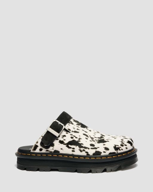 Mules negros con estampado de dálmata de piel Hair On ZebZag de Dr Martens, 2 de 4