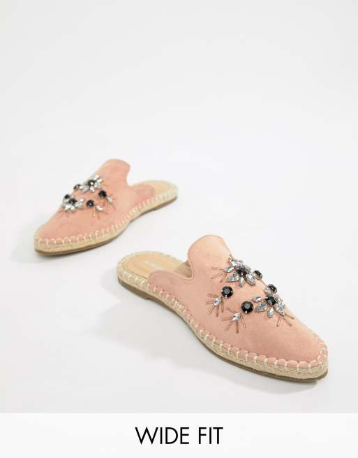 Mules tipo alpargatas con adornos de London Rebel Wide Fit