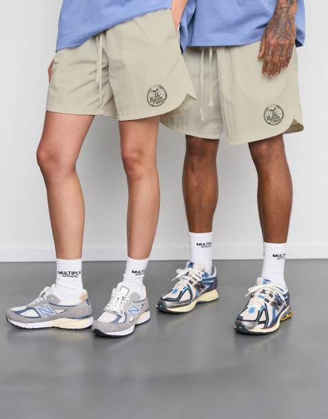 Multiply Apparel – Antique – Shorts aus Webstoff in Vintage-Khaki - view 1