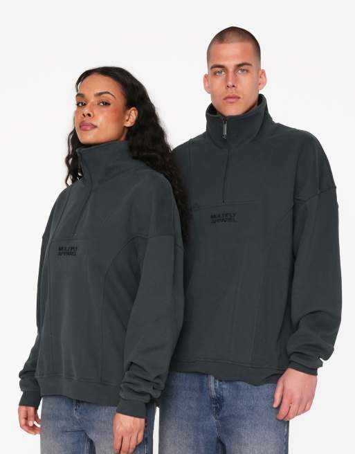 Multiply Apparel – Day Explorer – Oversize-Polohemd in Schwarz mit kurzem Reißverschluss