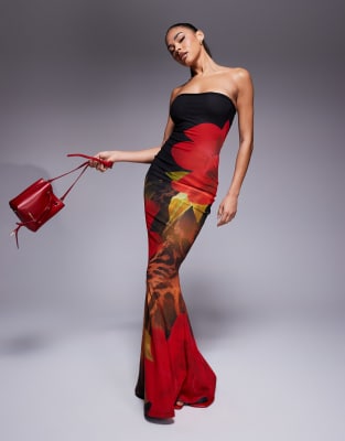 Murci - Exklusives Bandeau-Maxikleid in Schwarz mit rotem Blumenprint und Schwalbenschwanz-Design-Bunt