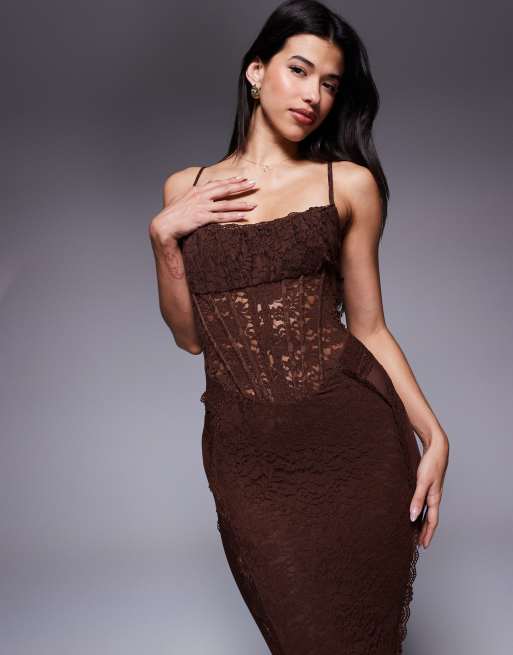 Murci – Exklusives Maxi-Trägerkleid aus transparenter Spitze in Schokobraun mit Korsettdetail