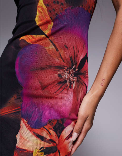 Murci – Exklusives trägerloses Netzstoff-Maxikleid in Schwarz mit rotem Blumenprint und Schwalbenschwanz-Design, 3 von 4