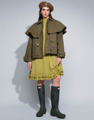 Muse Assembly Detachable Cape Bonnie Jacket In Green