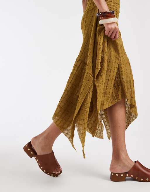 Muse Assembly - Layla - Vestido midi con escote palabra de honor y bajo estilo pañuelo, 4 de 5