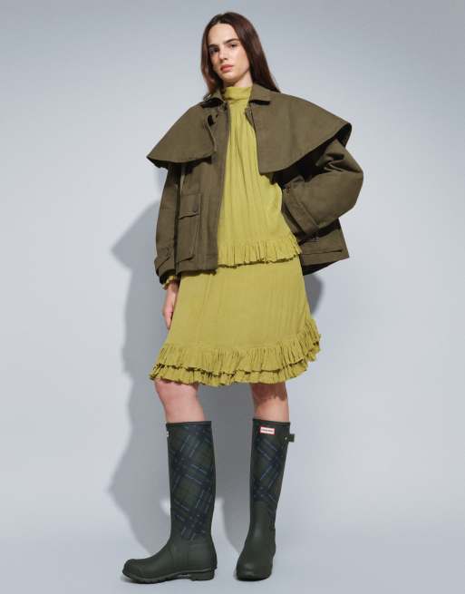 Muse Assembly robe lena à col montant et volants en chartreuse, 4 de 4