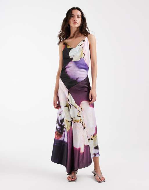Muse Assembly - Robe longue à fleurs avec col bénitier - Bordeaux, 5 de 5
