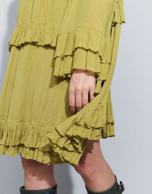 Muse Assembly - vestido Lena con cuello alto y volante en chartreuse, 3 de 4