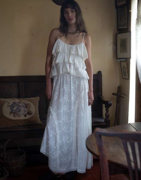 Muse Assembly – Vit maxikjol i bohostil med broderie anglaise, del av set - view 1