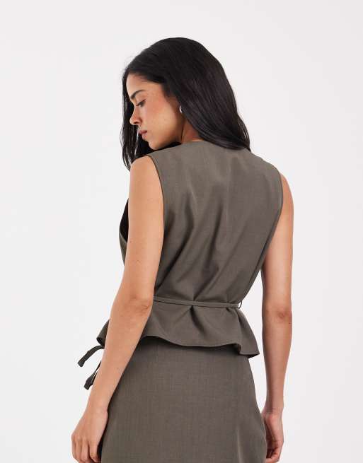 Muse Assembly Weste mit Bindedetail in Grau, Co-ord, 5 von 5