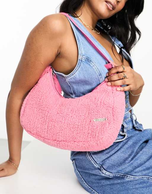 Muubaa – Rosa slouchy axelväska i teddy