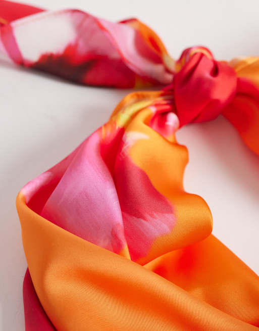 My Accessories - Bandana en satin à grandes fleurs de couleurs vives - Rose et orange , 3 de 4