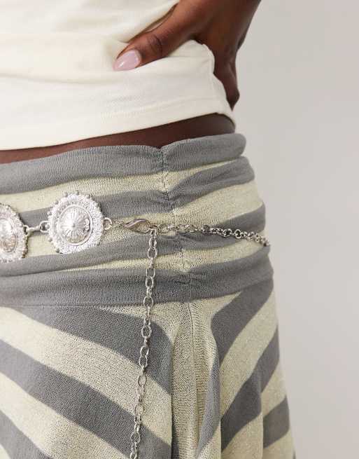 My Accessories - Cintura con catena a moneta grande tonalità argento, 3 di 3