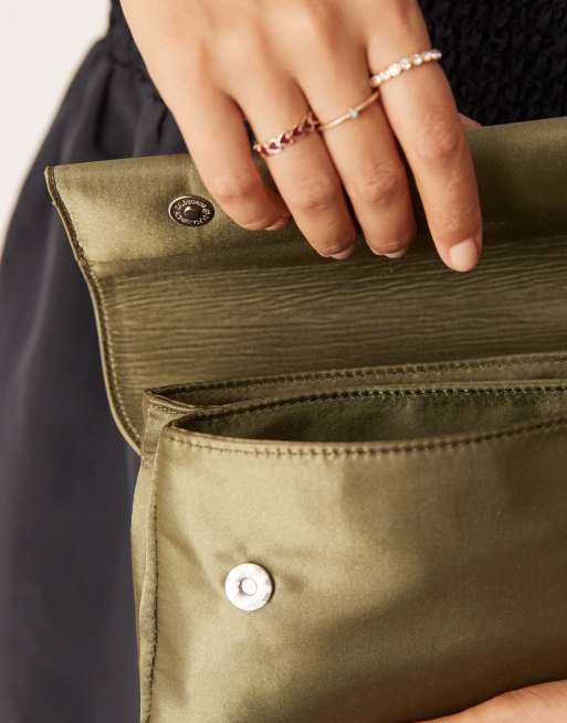 My Accessories – Clutch aus Satin in Olivgrün mit gerolltem Verschluss oben, 3 von 4