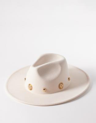 My Accessories My Accessories fedora gold studs hat in cream-White