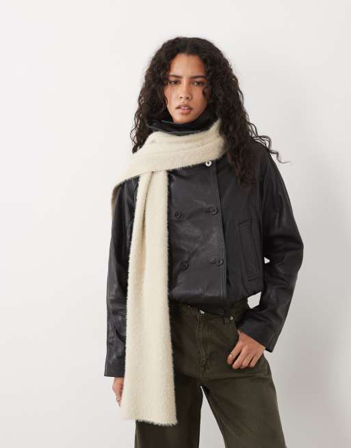 My Accessories fluffy tørklæde i creme, 3 af 3