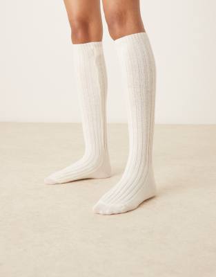 My Accessories - Knielange, gerippte Socken in Weiß