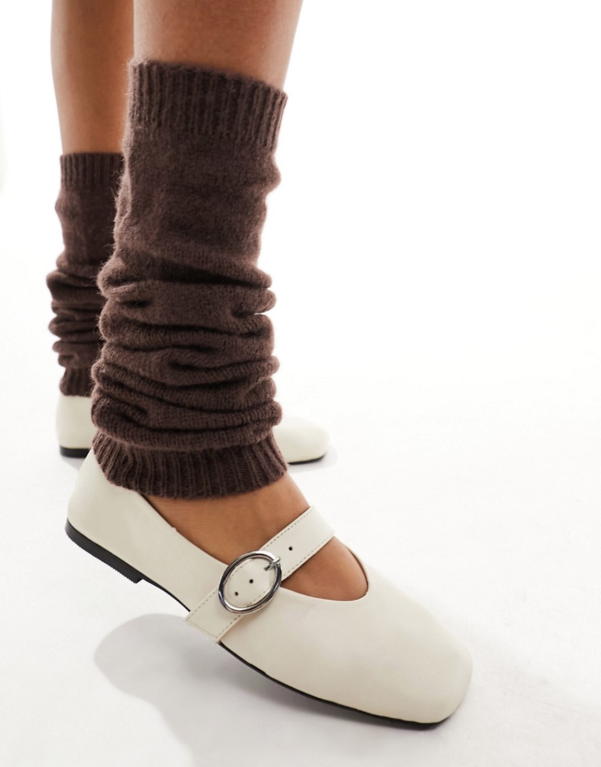 My Accessories leg warmers in brown
