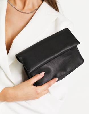 My Accessories London - Clutch-Tasche in schwarzer Satin-Optik mit Rolltop-Black