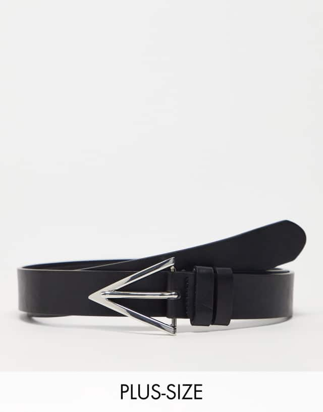 My Accessories London Curve minimal arrow buckle bet in black