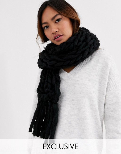 My Accessories London Exclusive black super chunky knit scarf