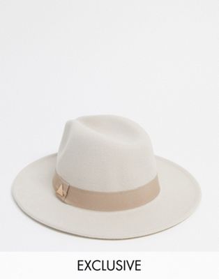 My Accessories London Exclusive fedora with buckle detail in ecru