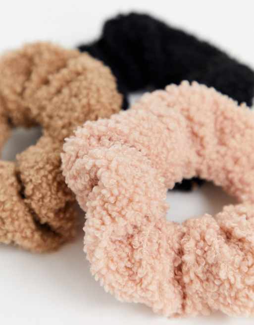 My Accessories London - Exclusive - Pakke med 3 hårelastikker i imiteret lammeskind, 4 af 4