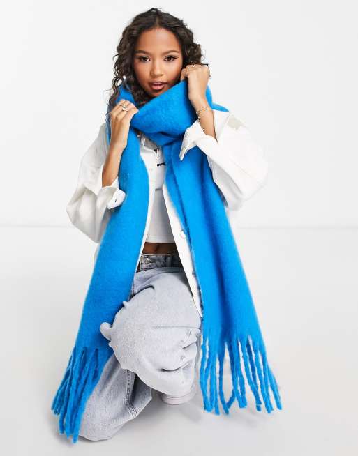 My Accessories London – Klarblå supermjuk filtsjal, 2 av 4