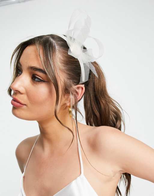My Accessories London – Krämvitt hårband med utstickande detalj