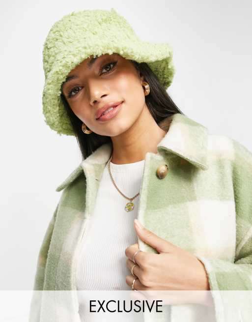 My Accessories London - Limegrøn bøllehat i imiteret lammeskind - Kun hos ASOS